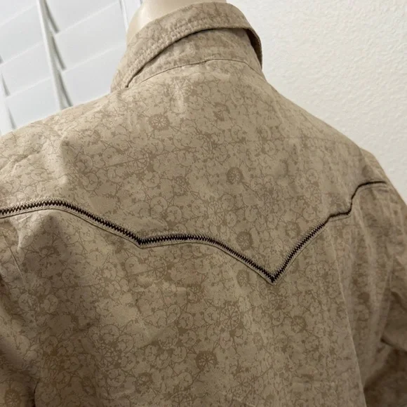 North Face women's western shirt features a pearl snap button-up design✨XL, - Picture 7 of 8